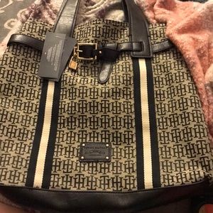 Tommy Hilfiger medium to large size purse.